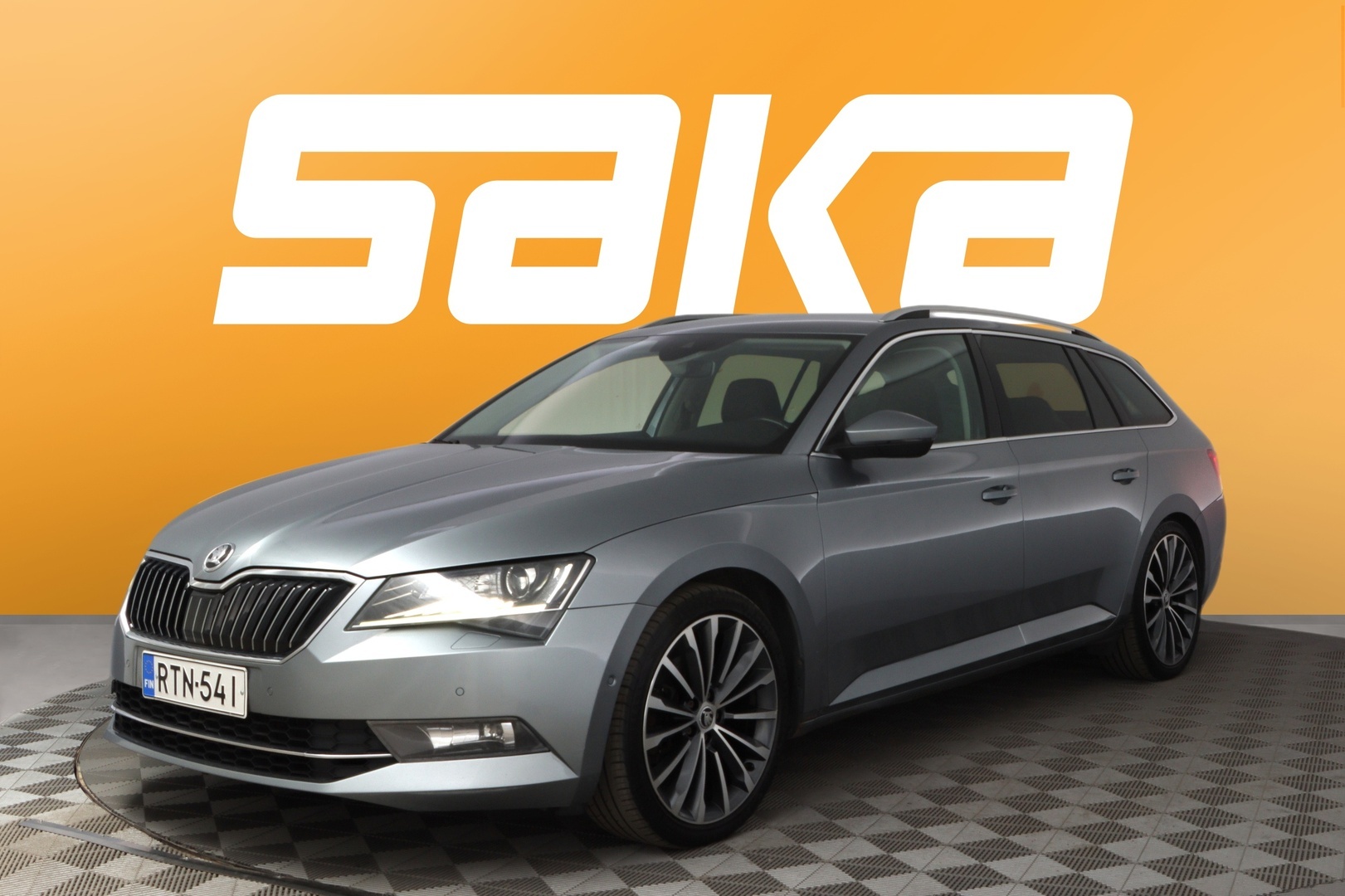 SKODA Superb 2016