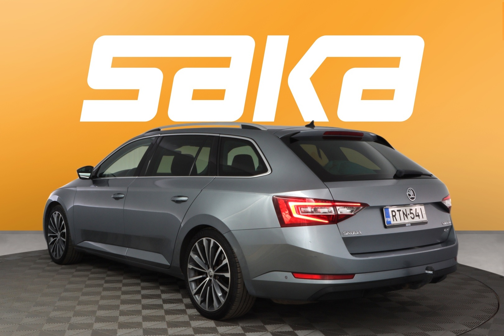 SKODA Superb 2016
