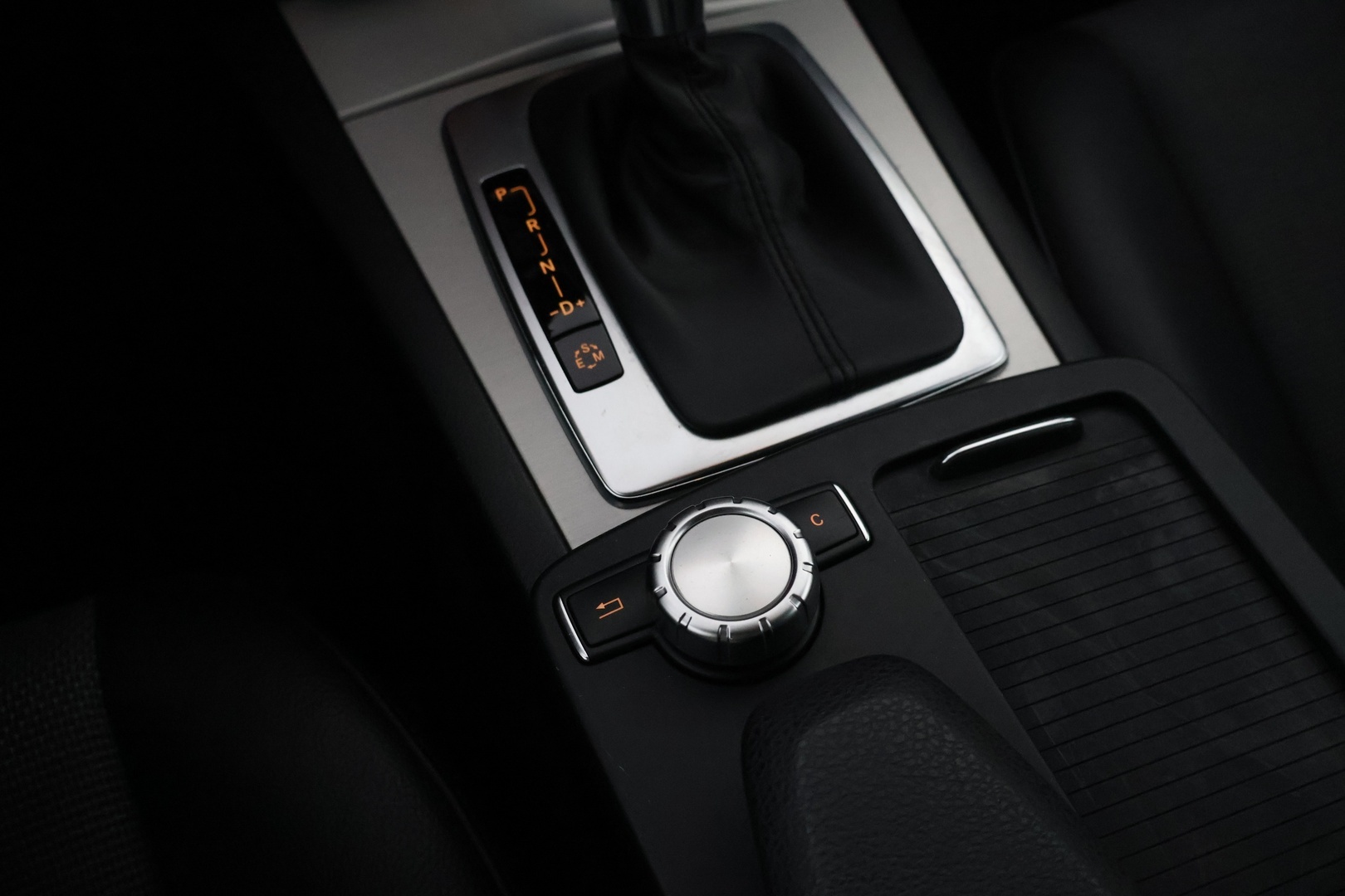 MERCEDES-BENZ C 2012