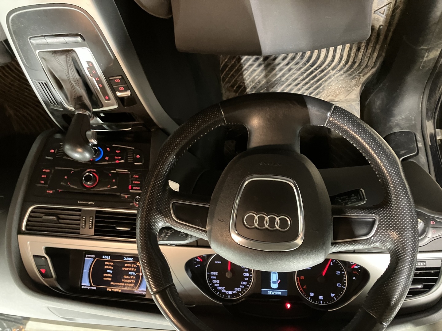 AUDI A4 2011