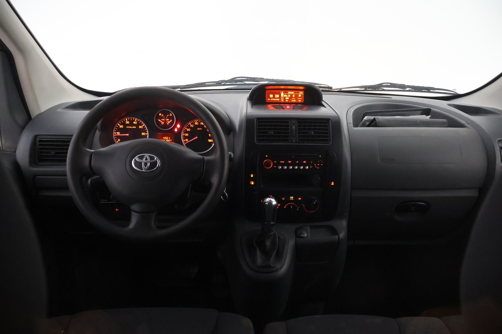 TOYOTA Proace 2016