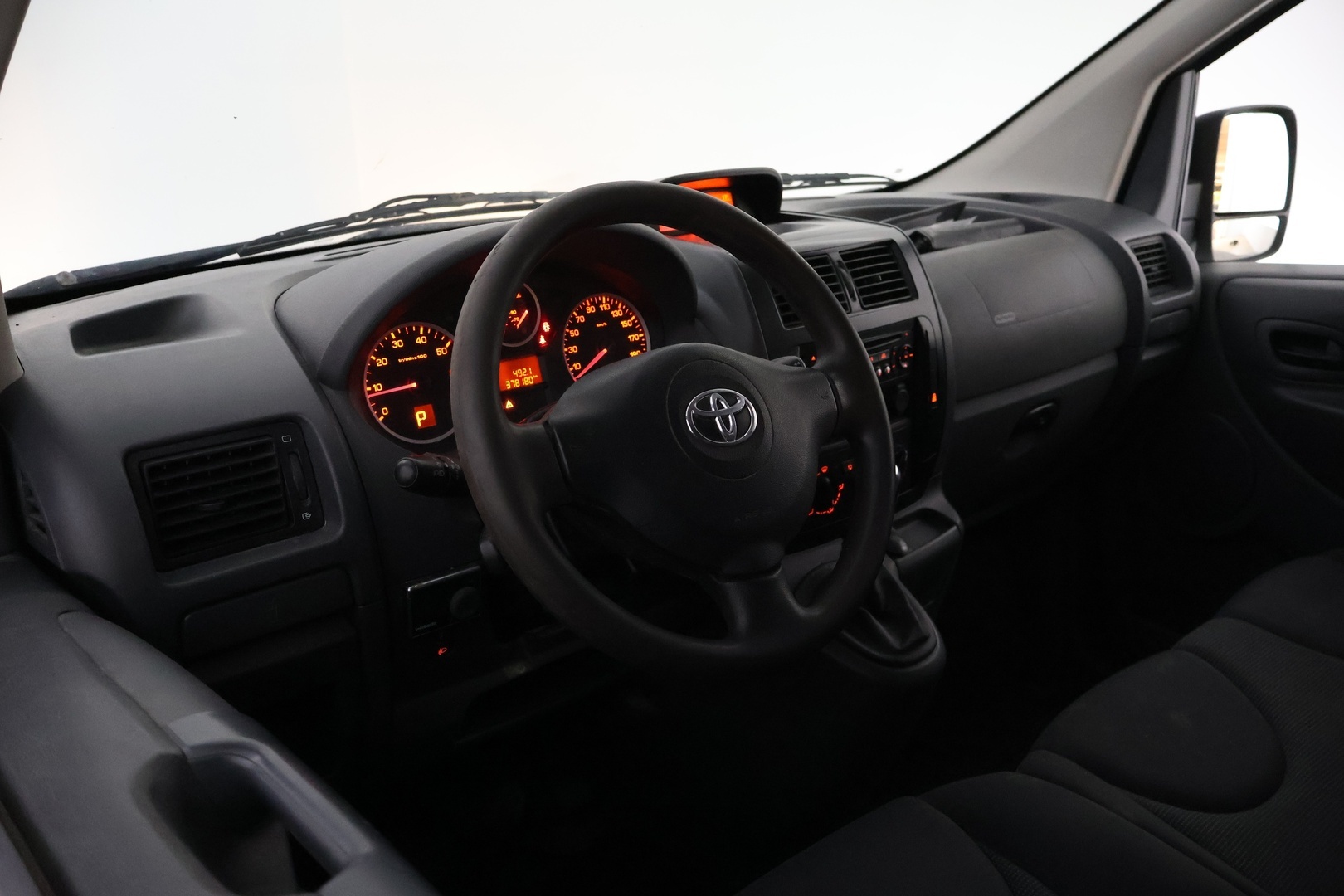 TOYOTA Proace 2016