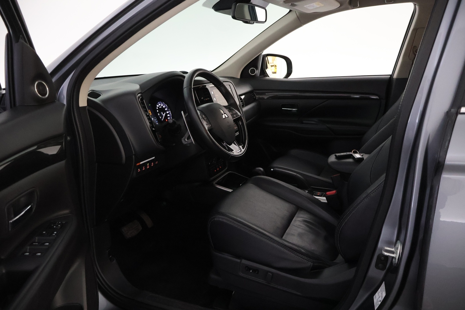 MITSUBISHI Outlander 2018