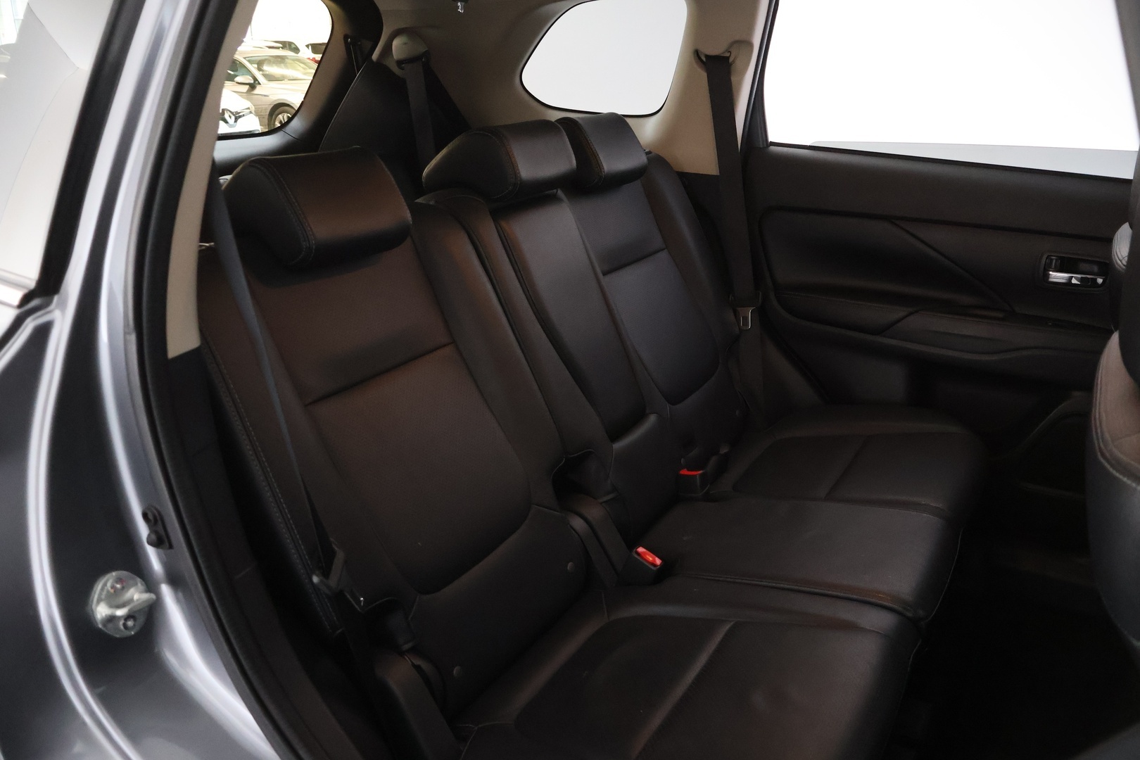 MITSUBISHI Outlander 2018