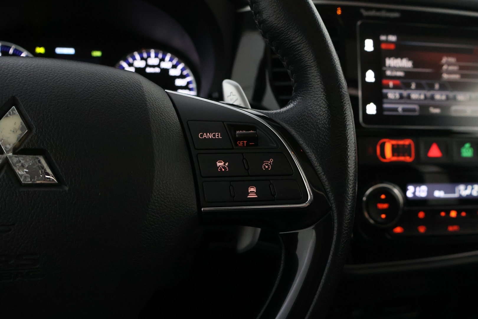 MITSUBISHI Outlander 2018