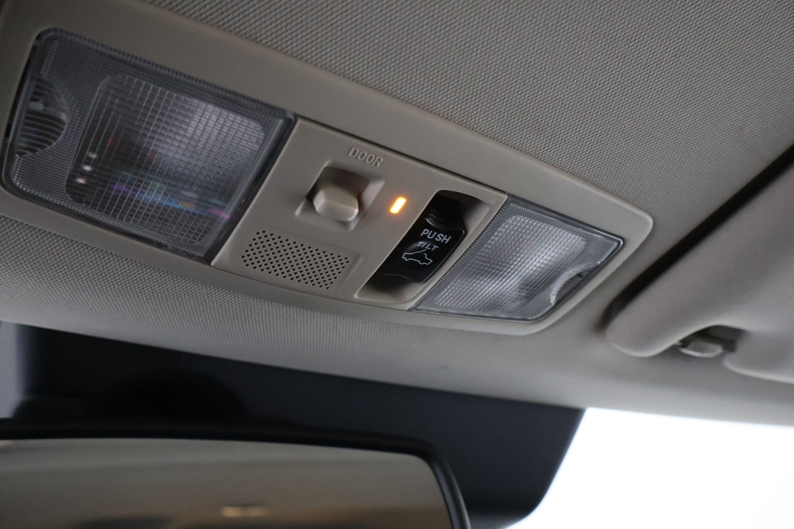 MITSUBISHI Outlander 2018