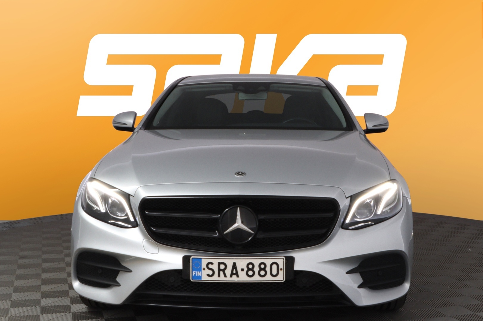MERCEDES-BENZ E 2020