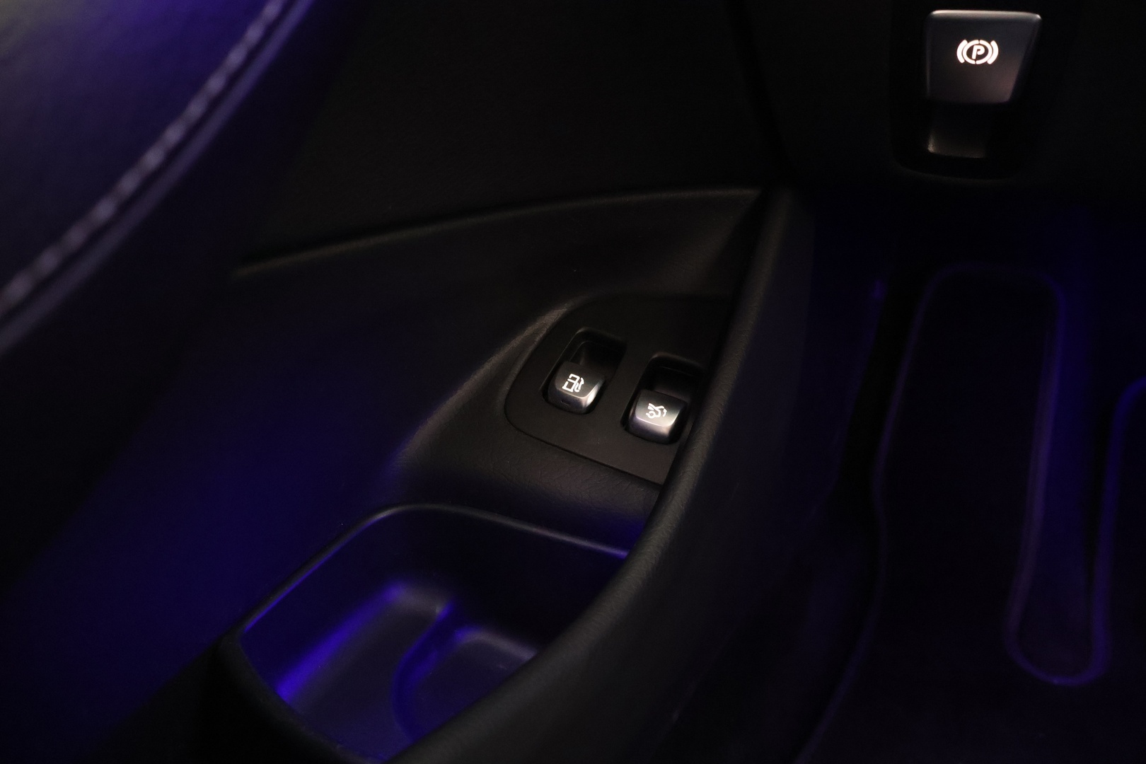 MERCEDES-BENZ E 2020