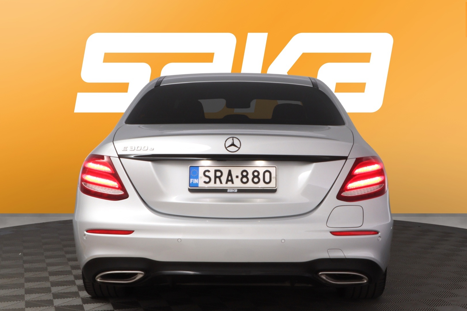 MERCEDES-BENZ E 2020