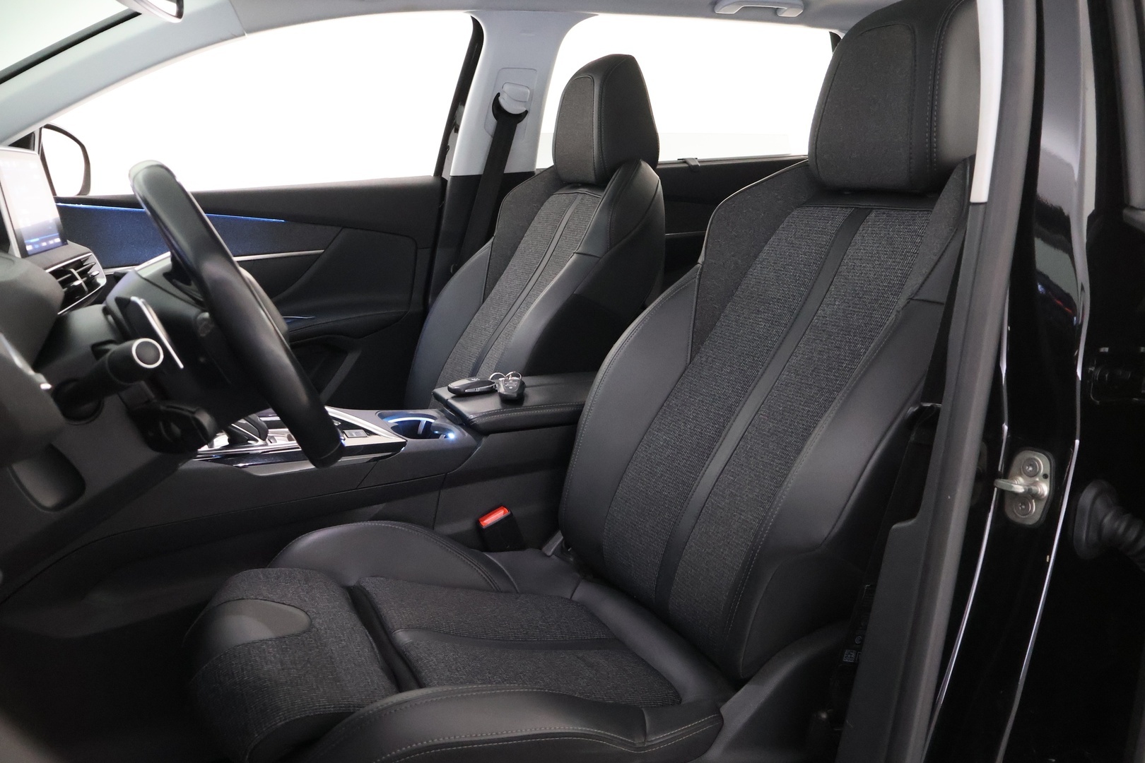 PEUGEOT 5008 2019