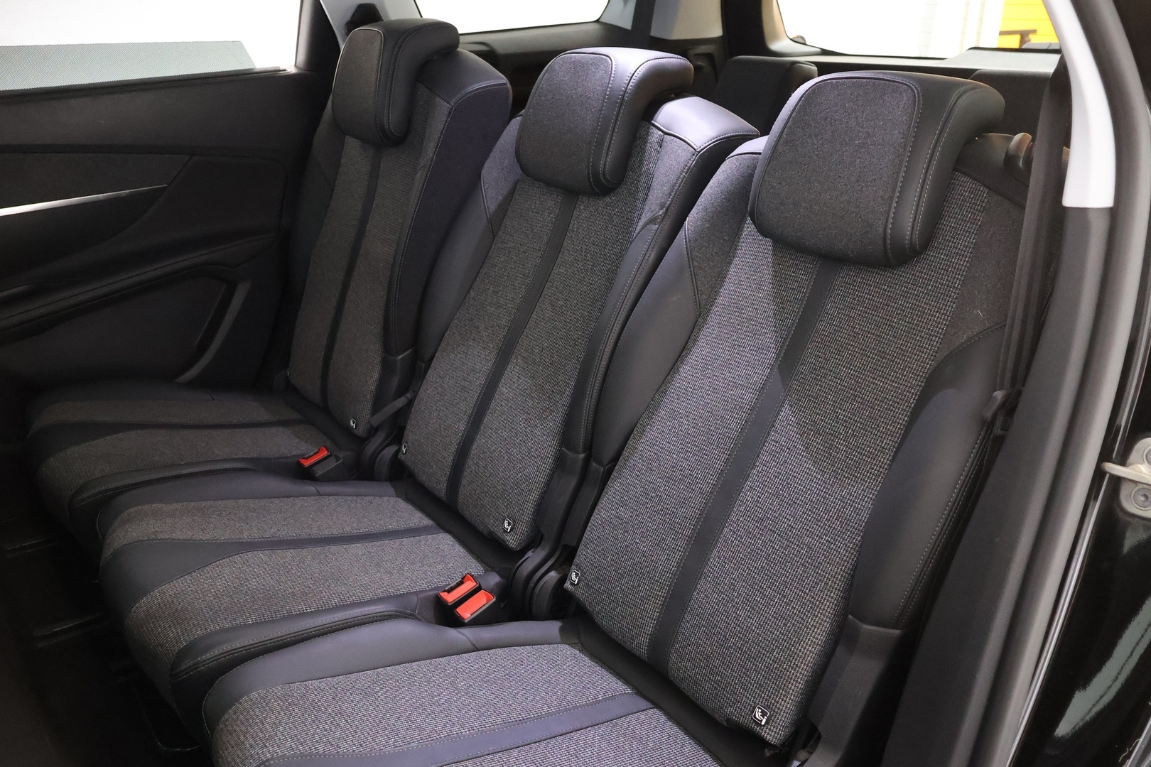 PEUGEOT 5008 2019