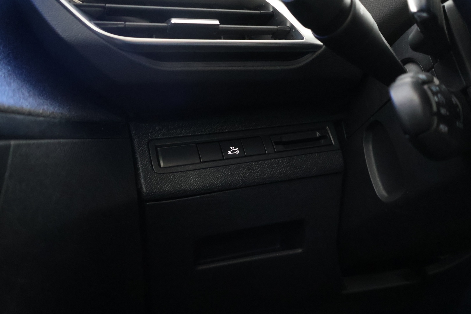 PEUGEOT 5008 2019