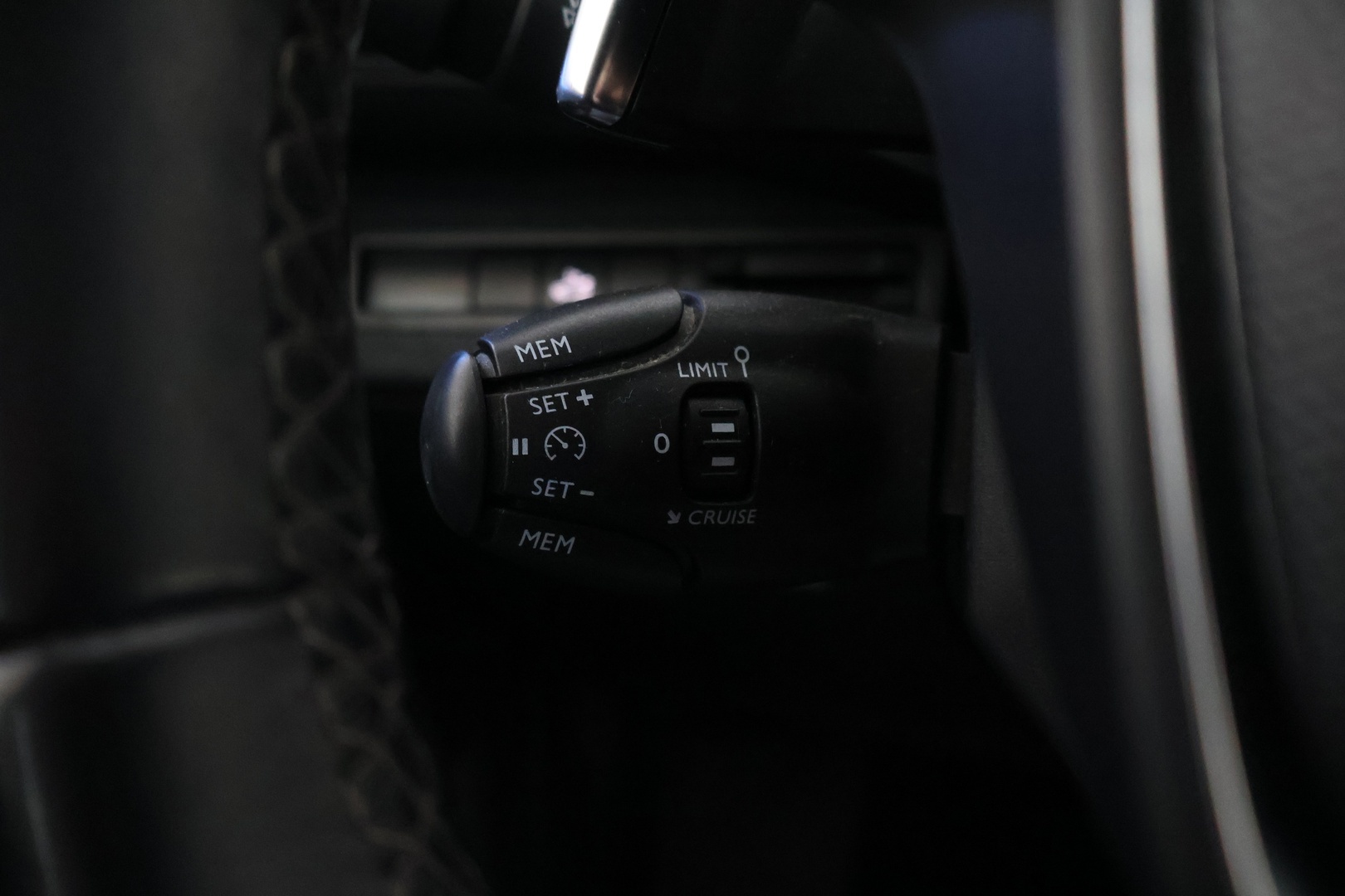 PEUGEOT 5008 2019