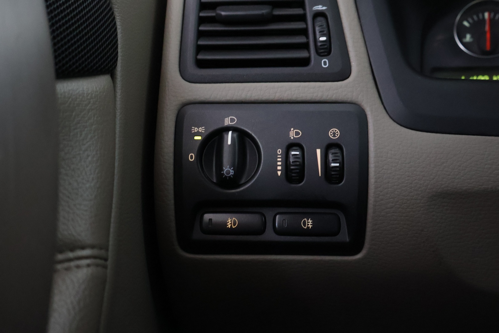 VOLVO S60 2004