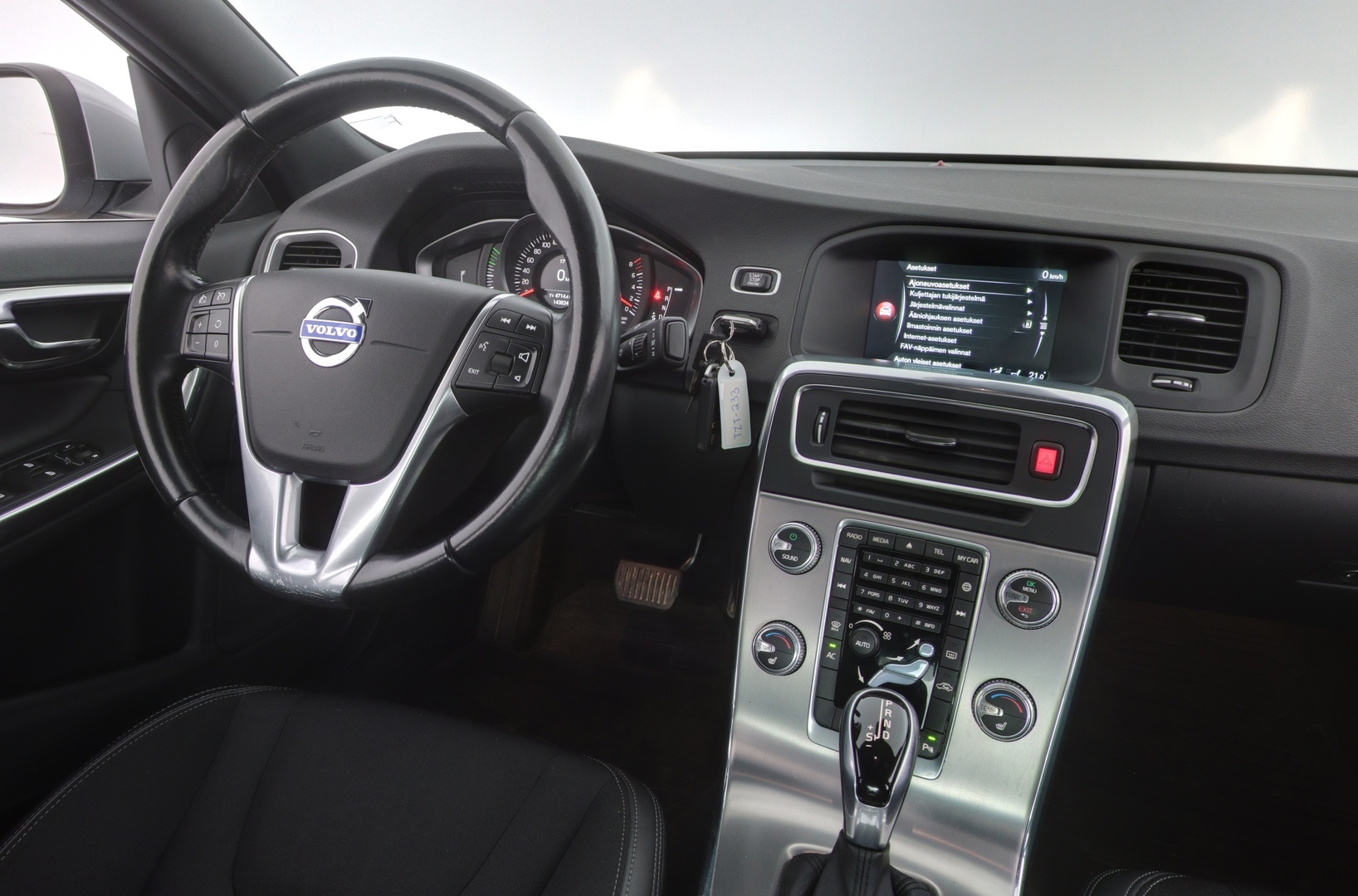 VOLVO S60 2015