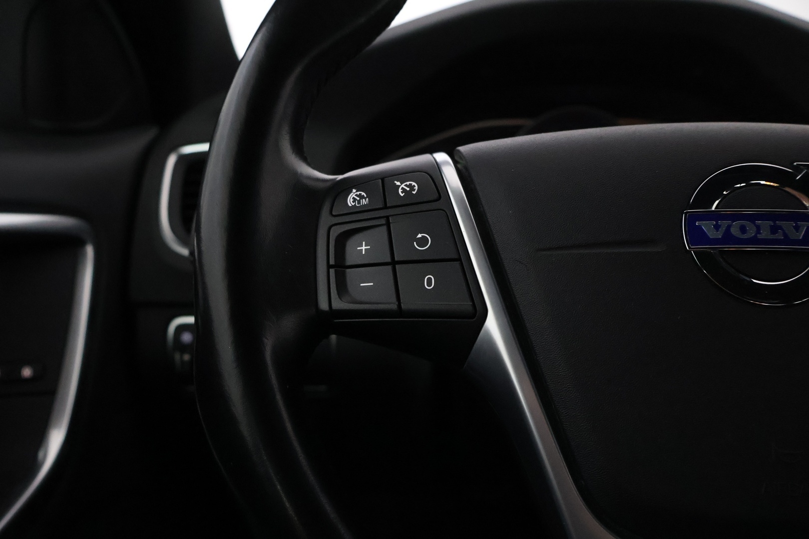 VOLVO S60 2015