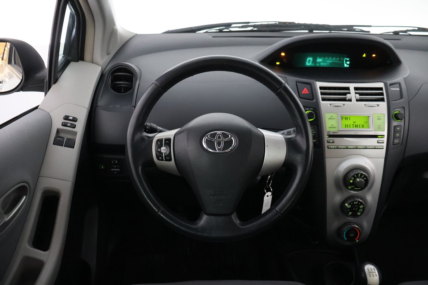 TOYOTA Yaris 2008
