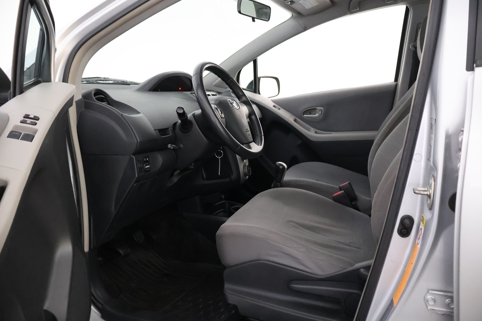 TOYOTA Yaris 2008