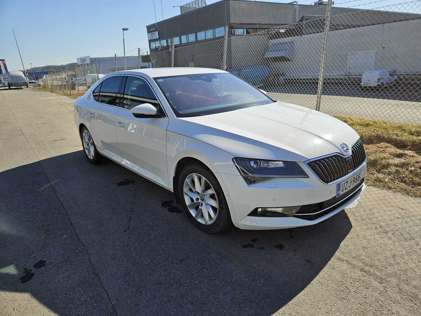 SKODA Superb 2016