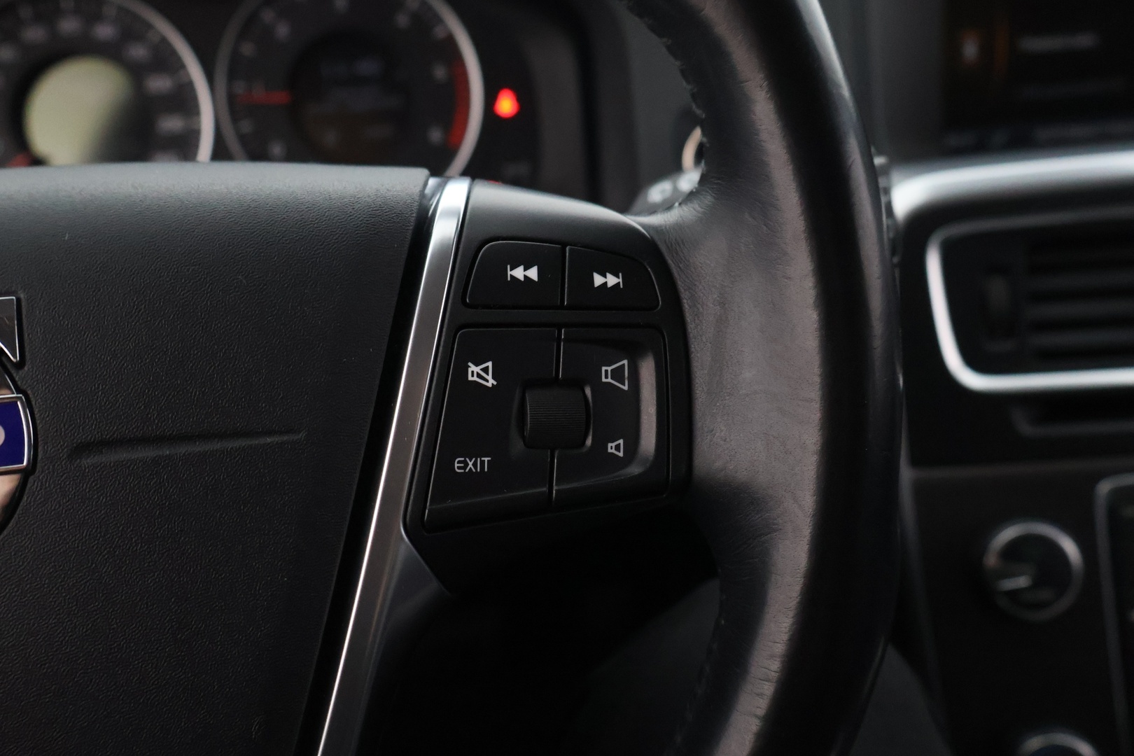VOLVO V60 2013
