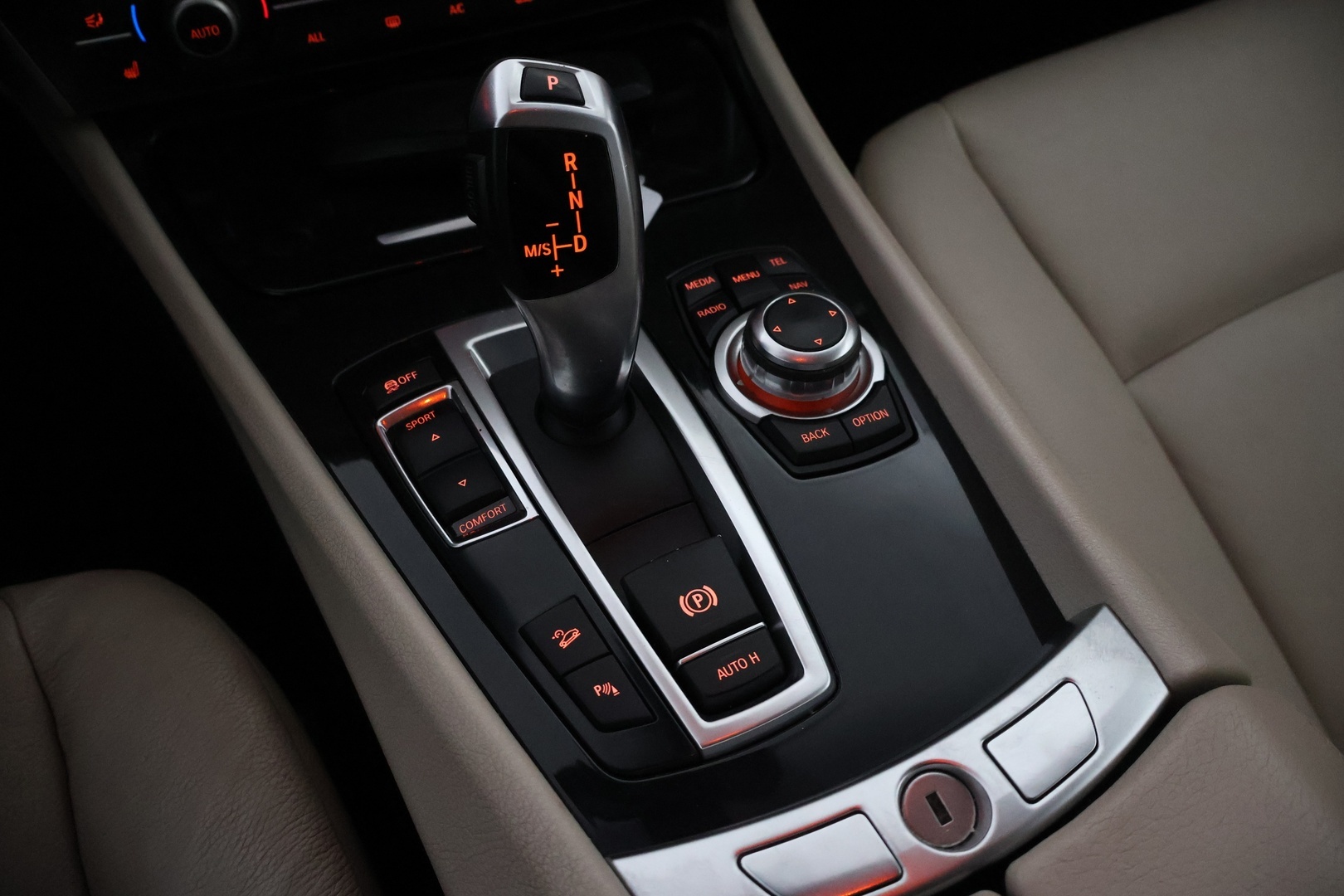 BMW 530 GRAN TURISMO 2013