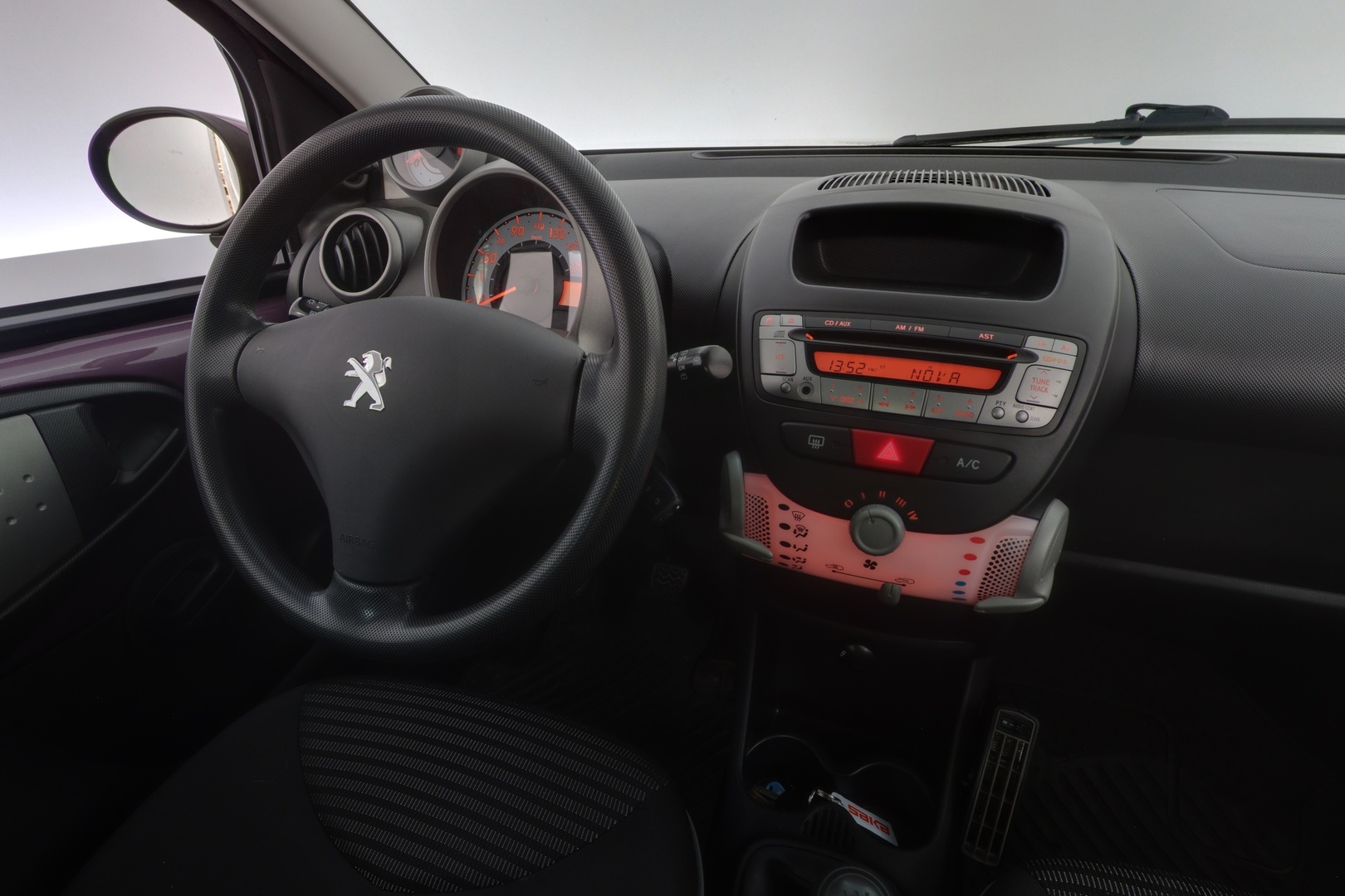 PEUGEOT 107 2013