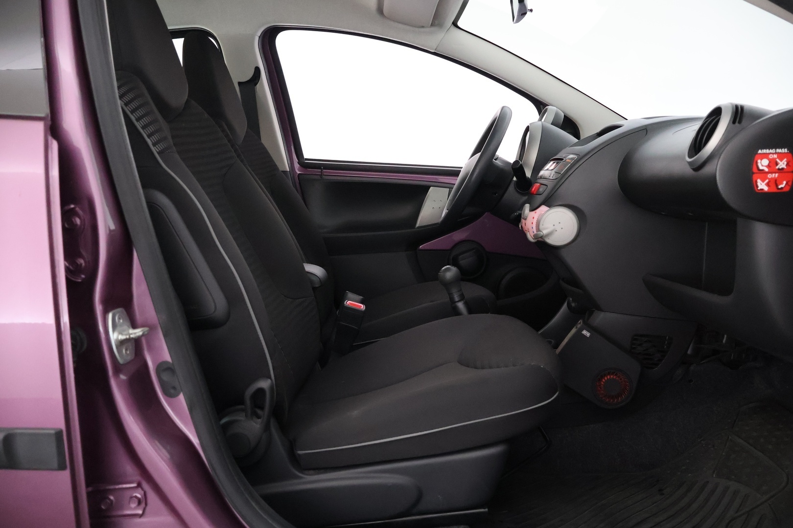 PEUGEOT 107 2013