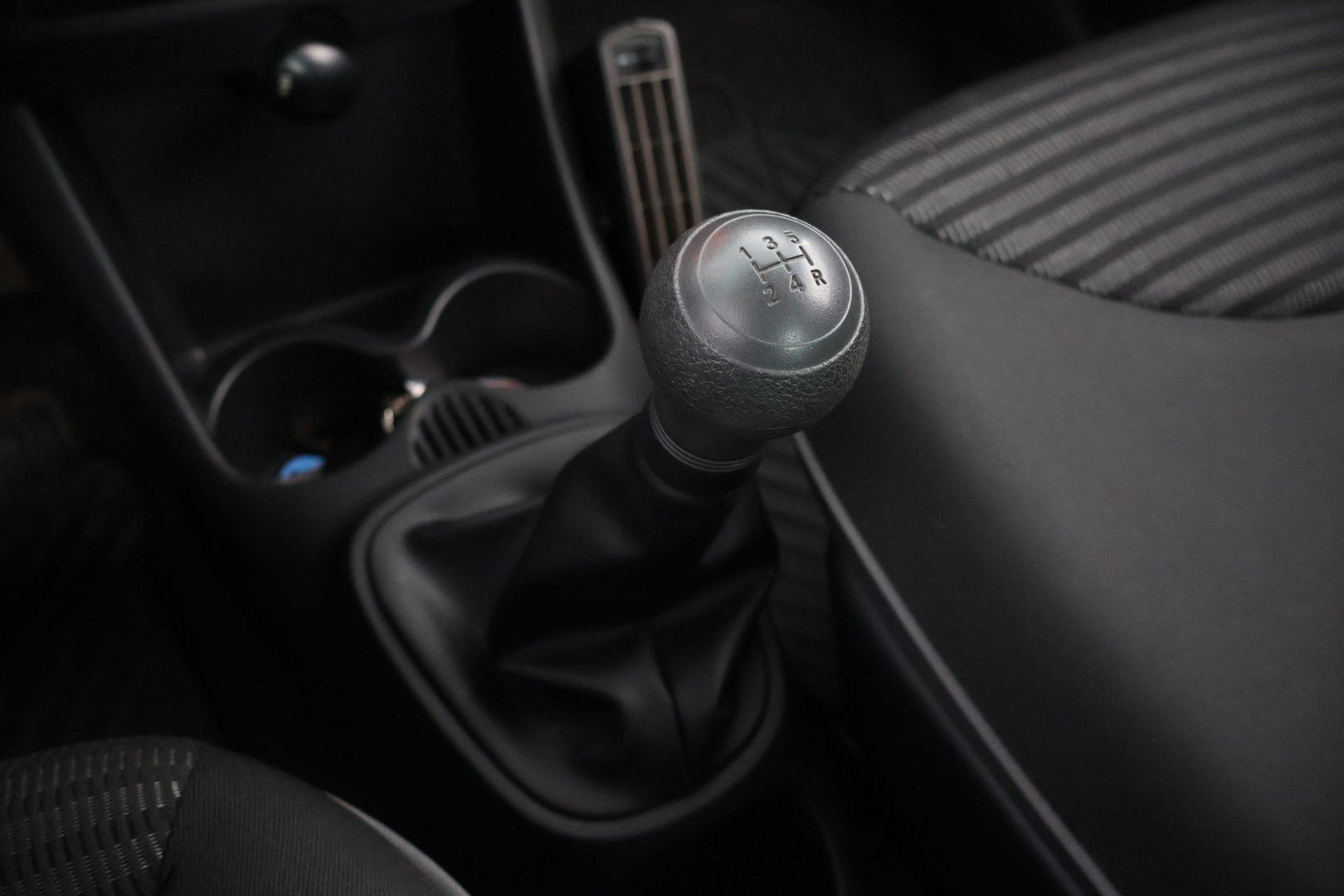 PEUGEOT 107 2013