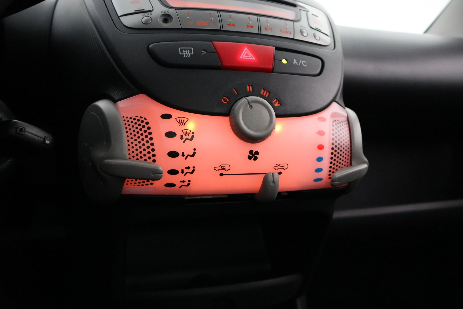 PEUGEOT 107 2013