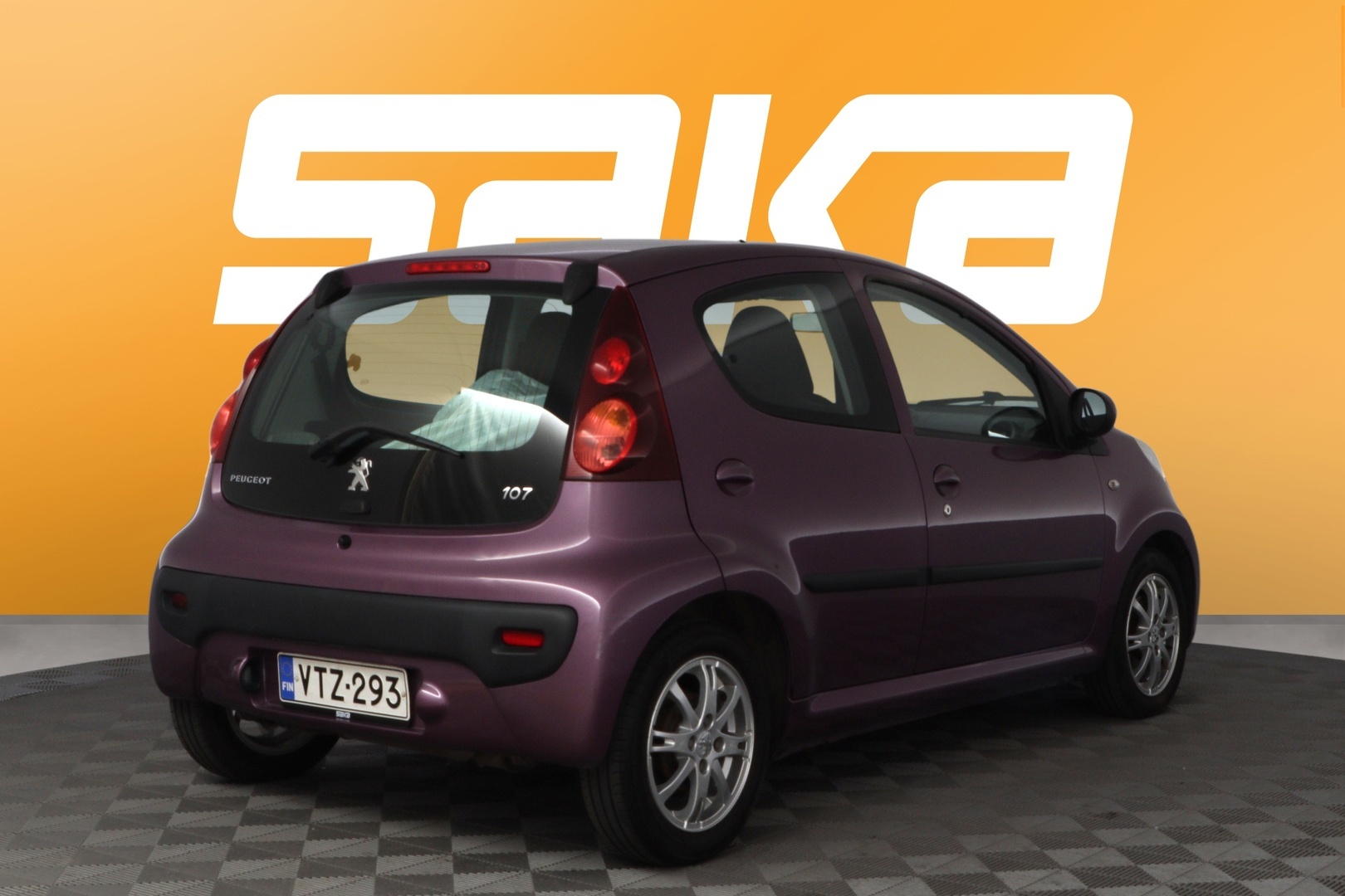 PEUGEOT 107 2013