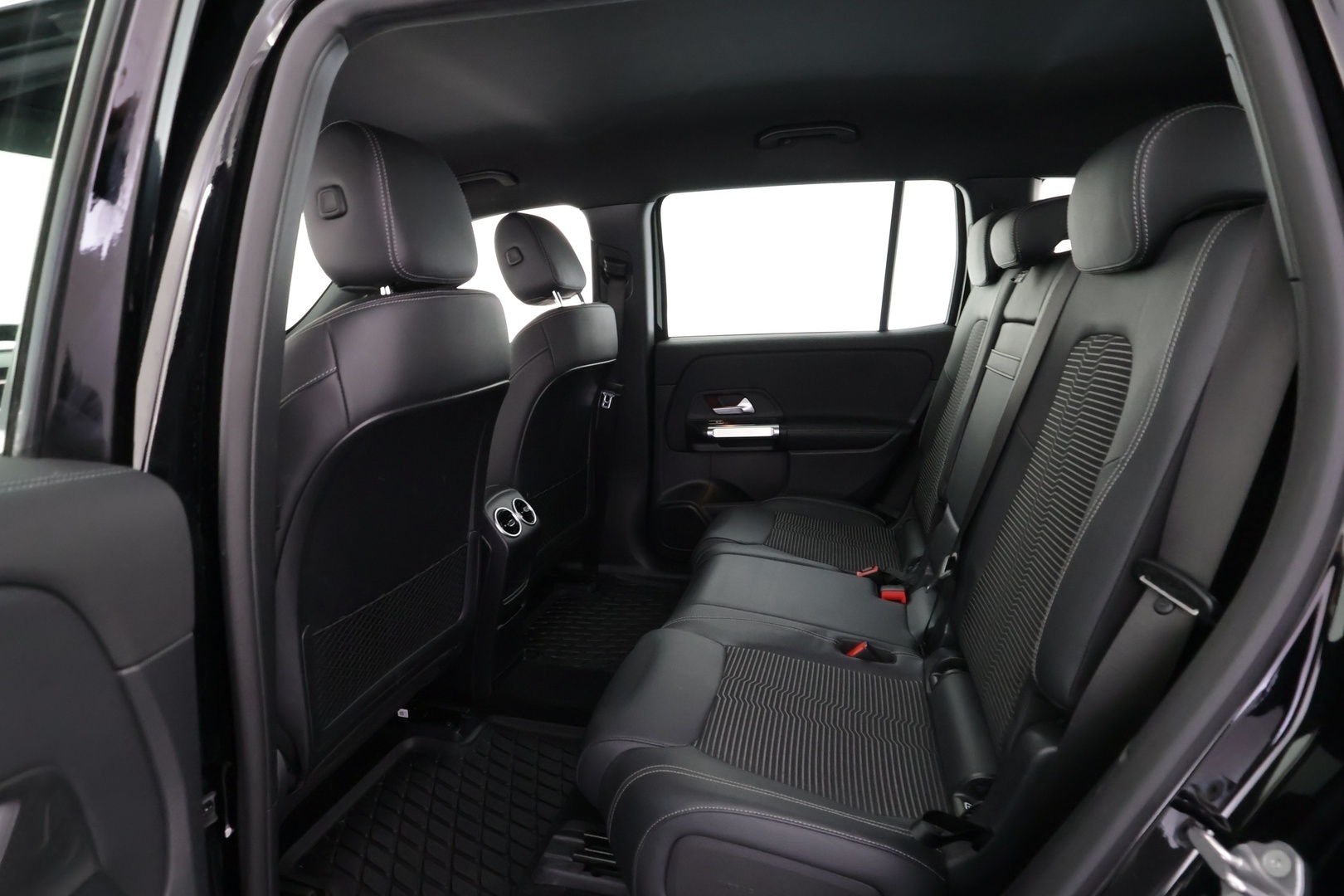 MERCEDES-BENZ EQB 2023