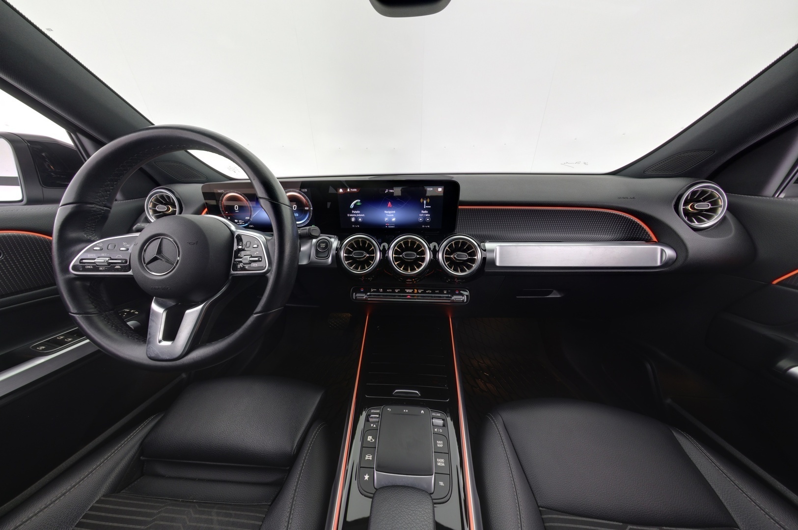 MERCEDES-BENZ EQB 2023