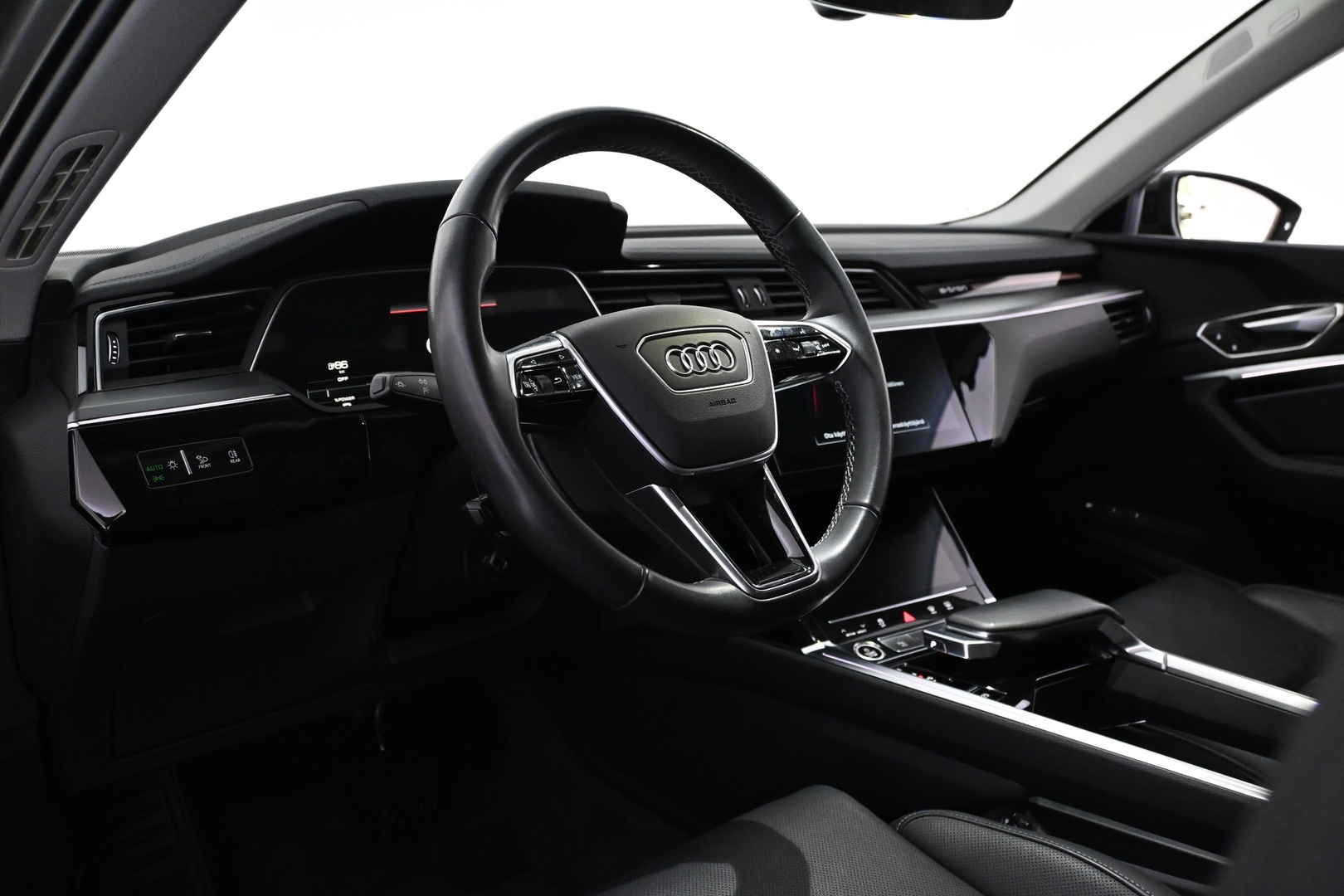 AUDI Q8 e-tron 2024