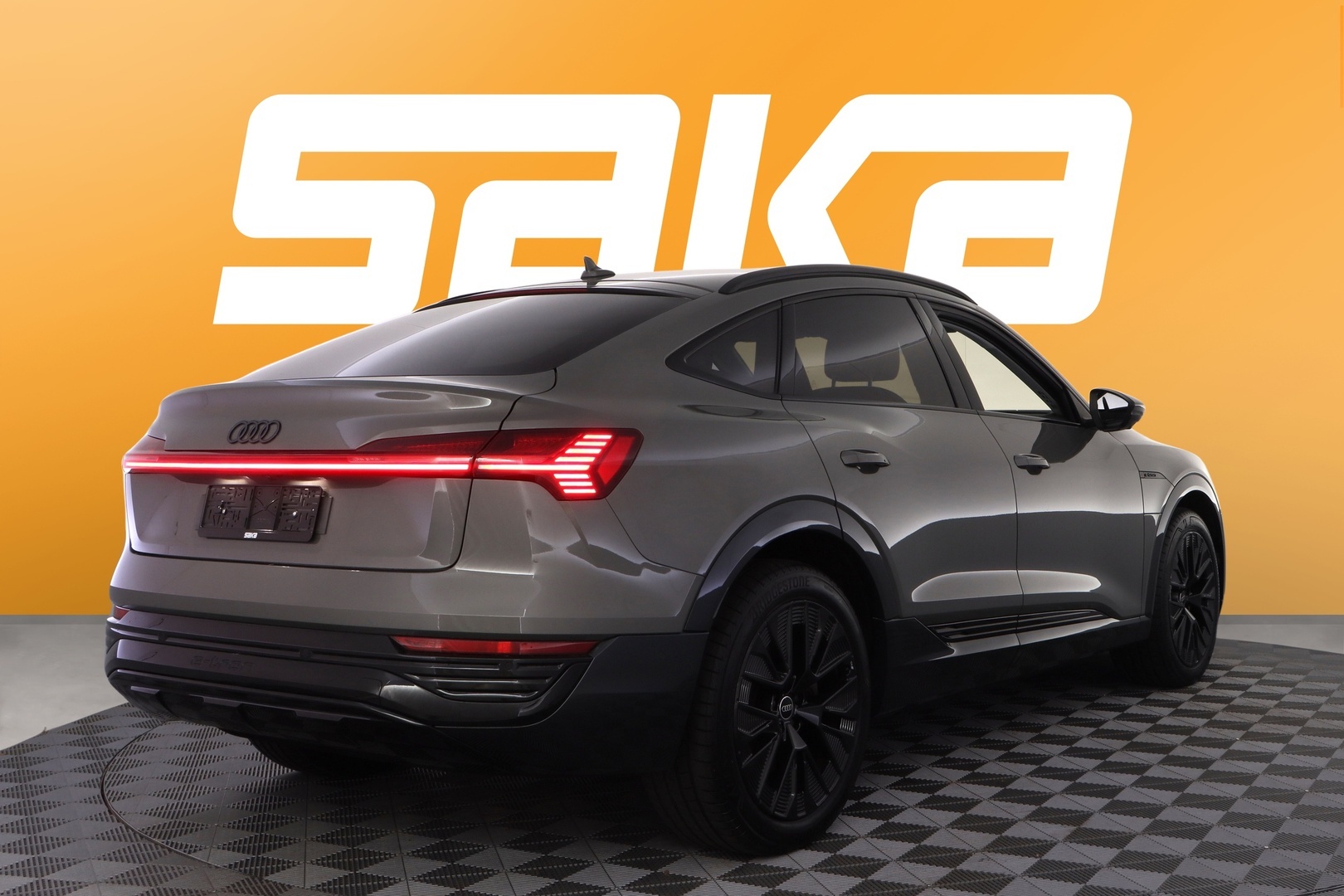 AUDI Q8 e-tron 2024