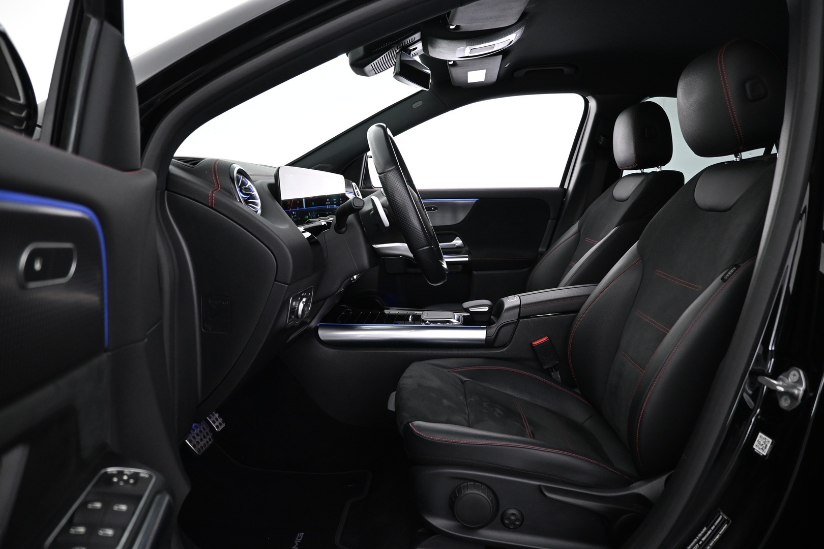 MERCEDES-BENZ EQA 2022