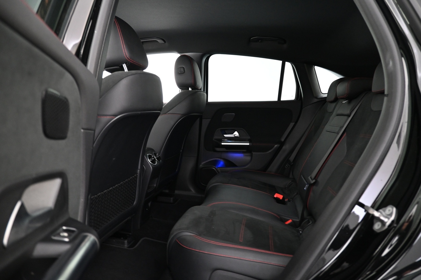 MERCEDES-BENZ EQA 2022