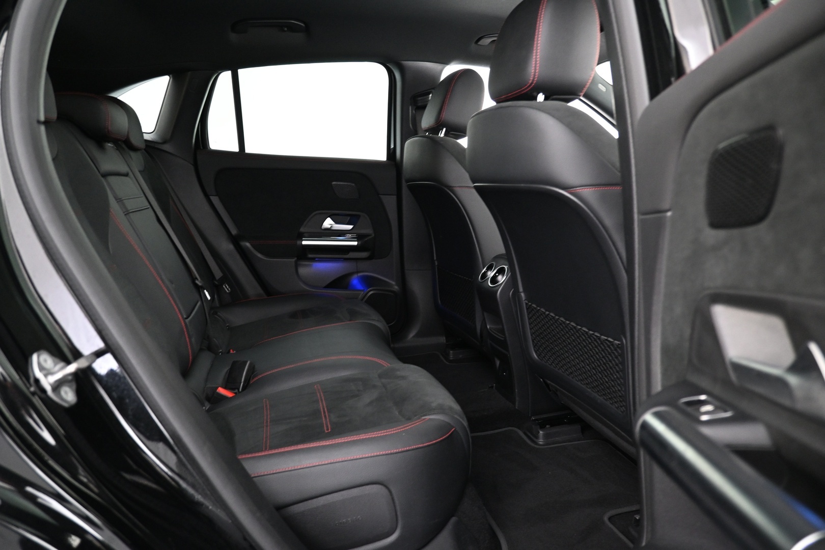 MERCEDES-BENZ EQA 2022