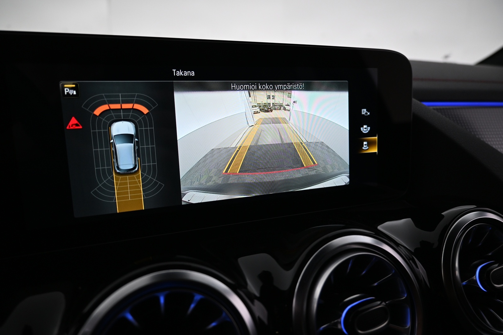 MERCEDES-BENZ EQA 2022