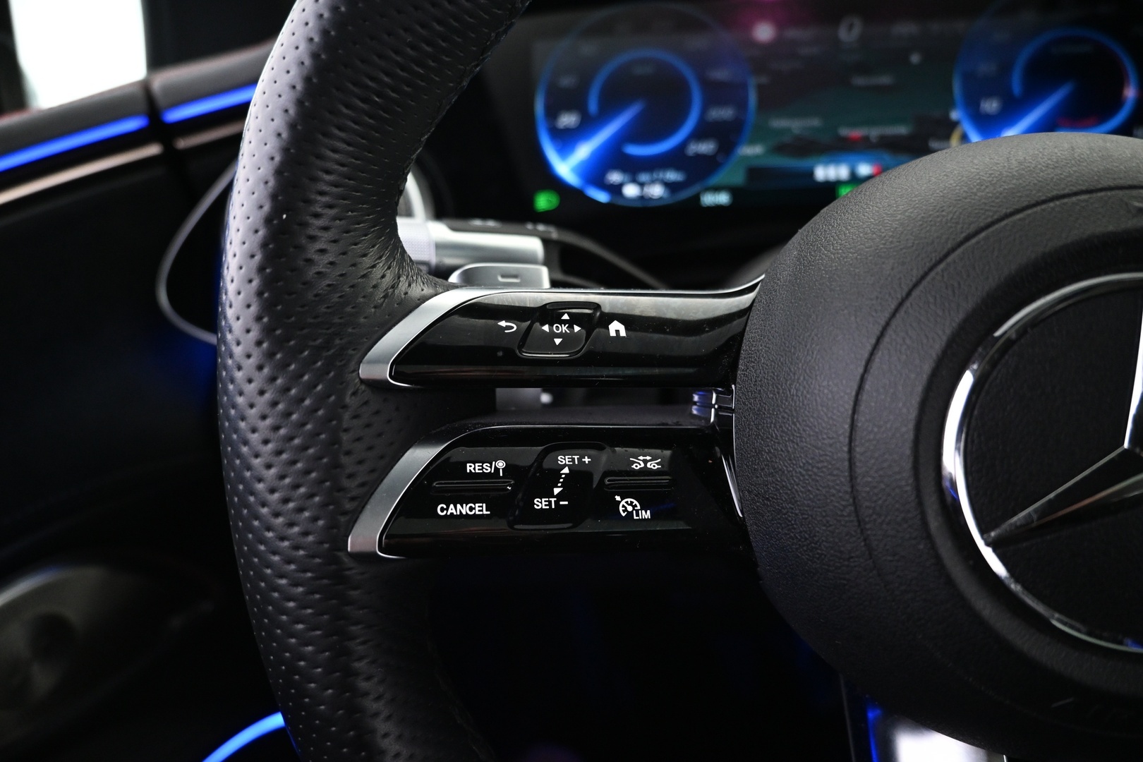 MERCEDES-BENZ EQS 2023