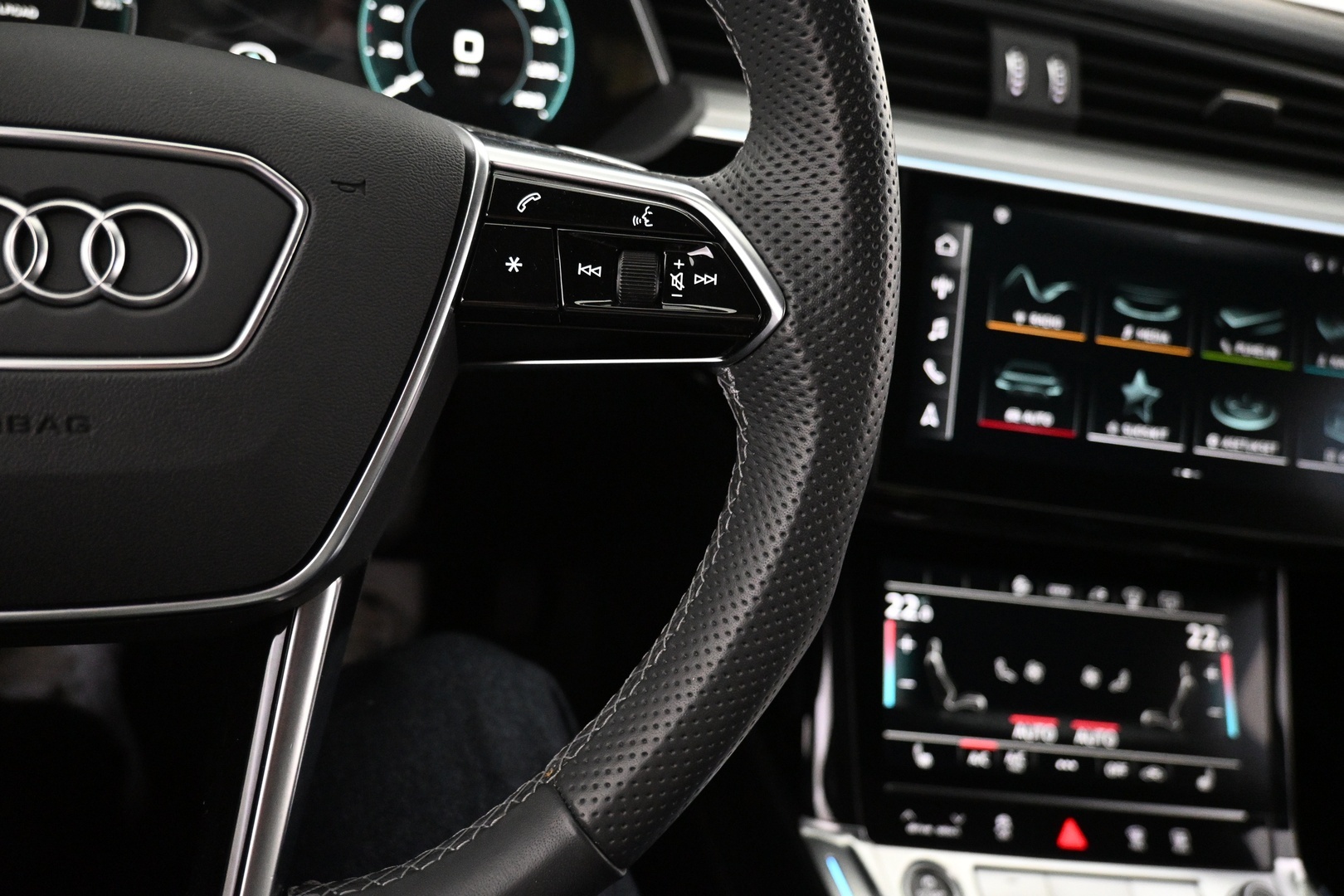AUDI e-tron 2023