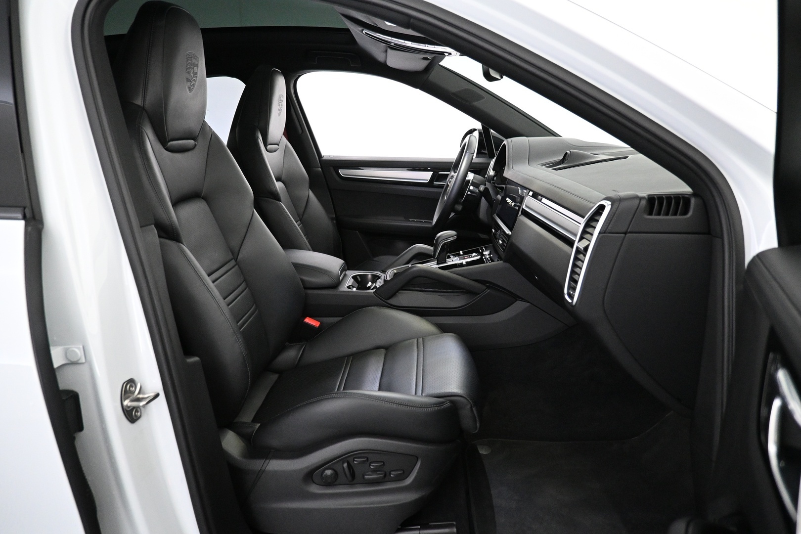 PORSCHE Cayenne 2023