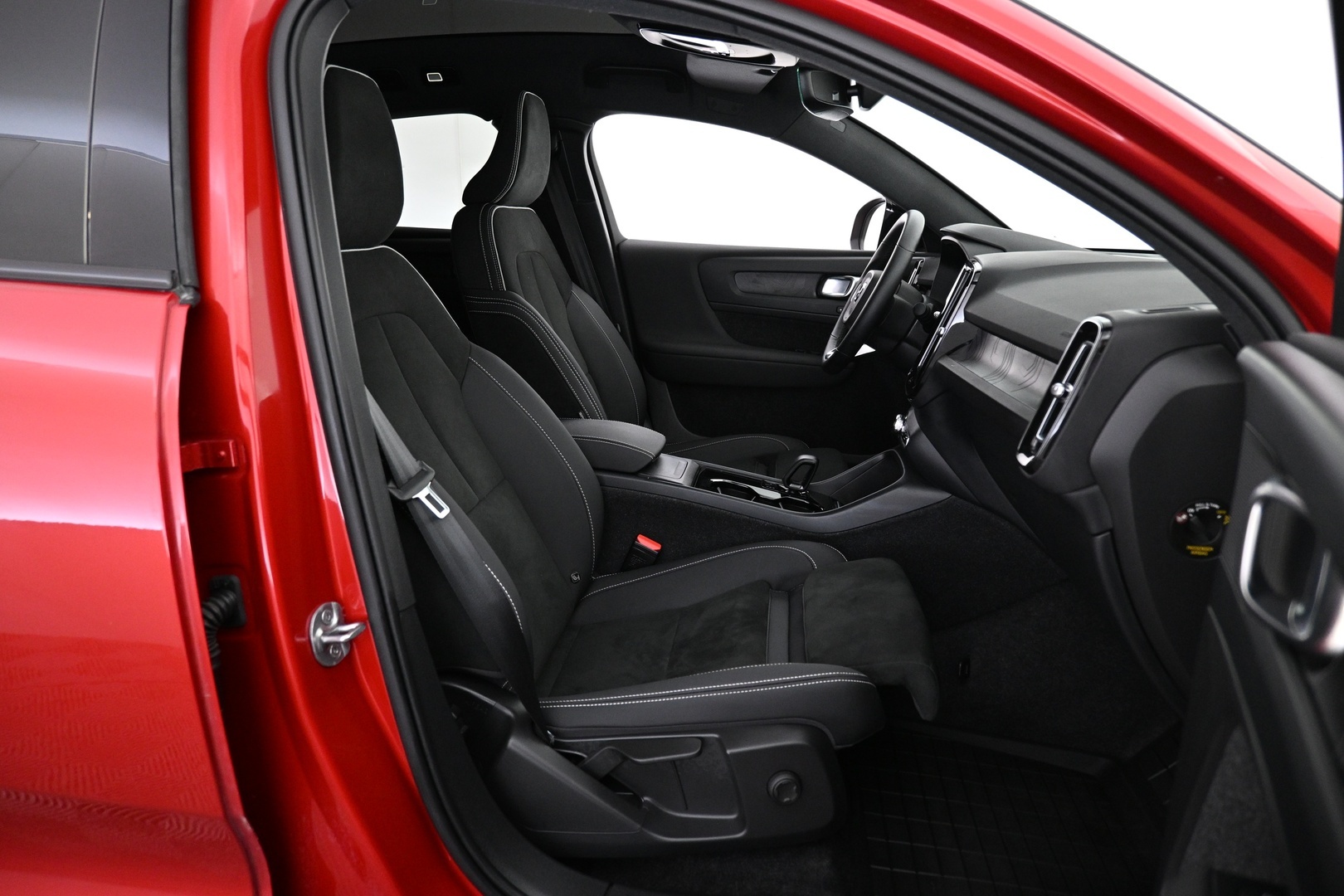 VOLVO C40 2023