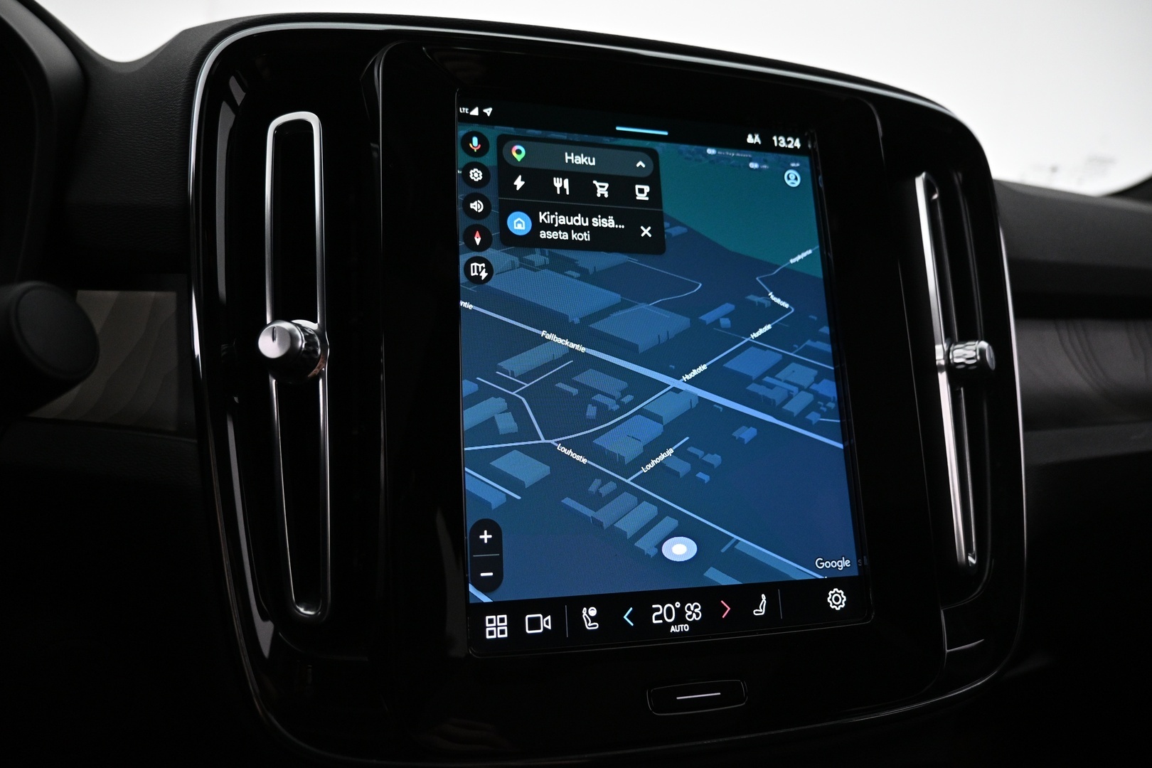 VOLVO C40 2023