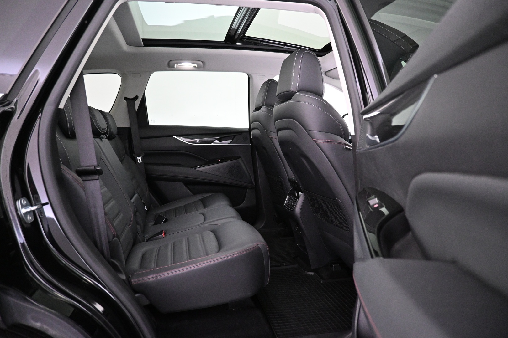MAXUS Euniq 6 2022