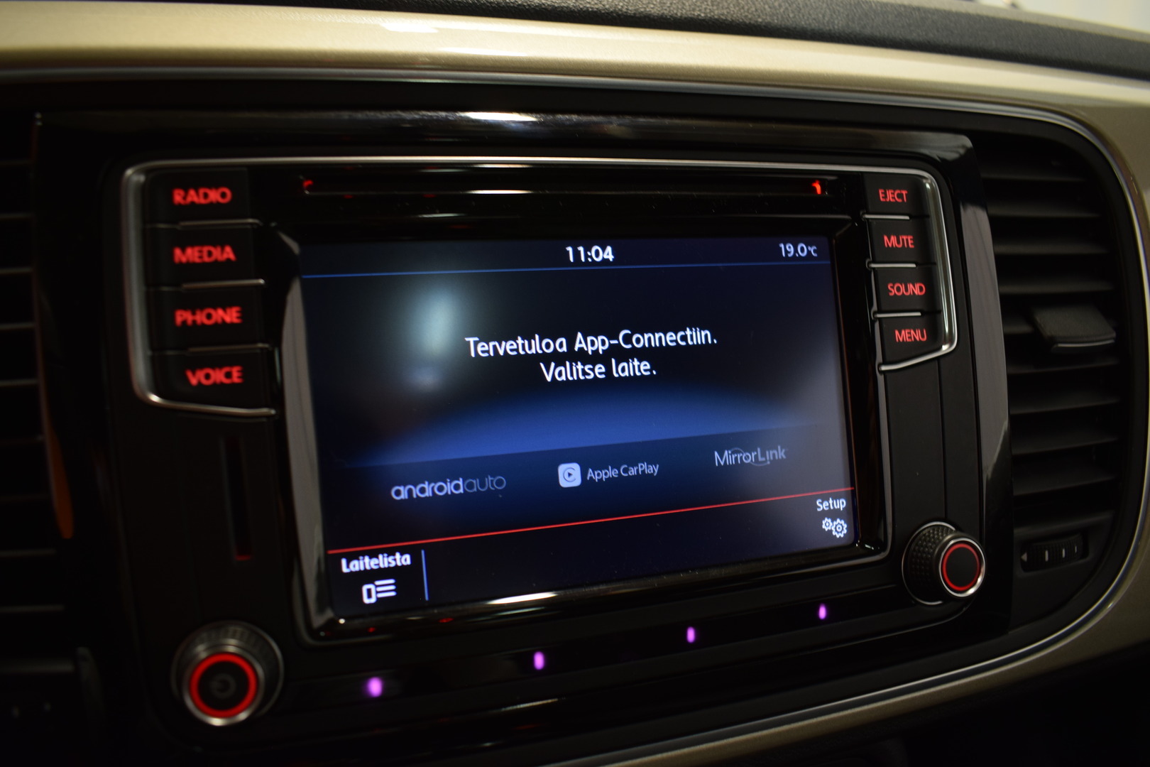 VOLKSWAGEN Beetle 2016