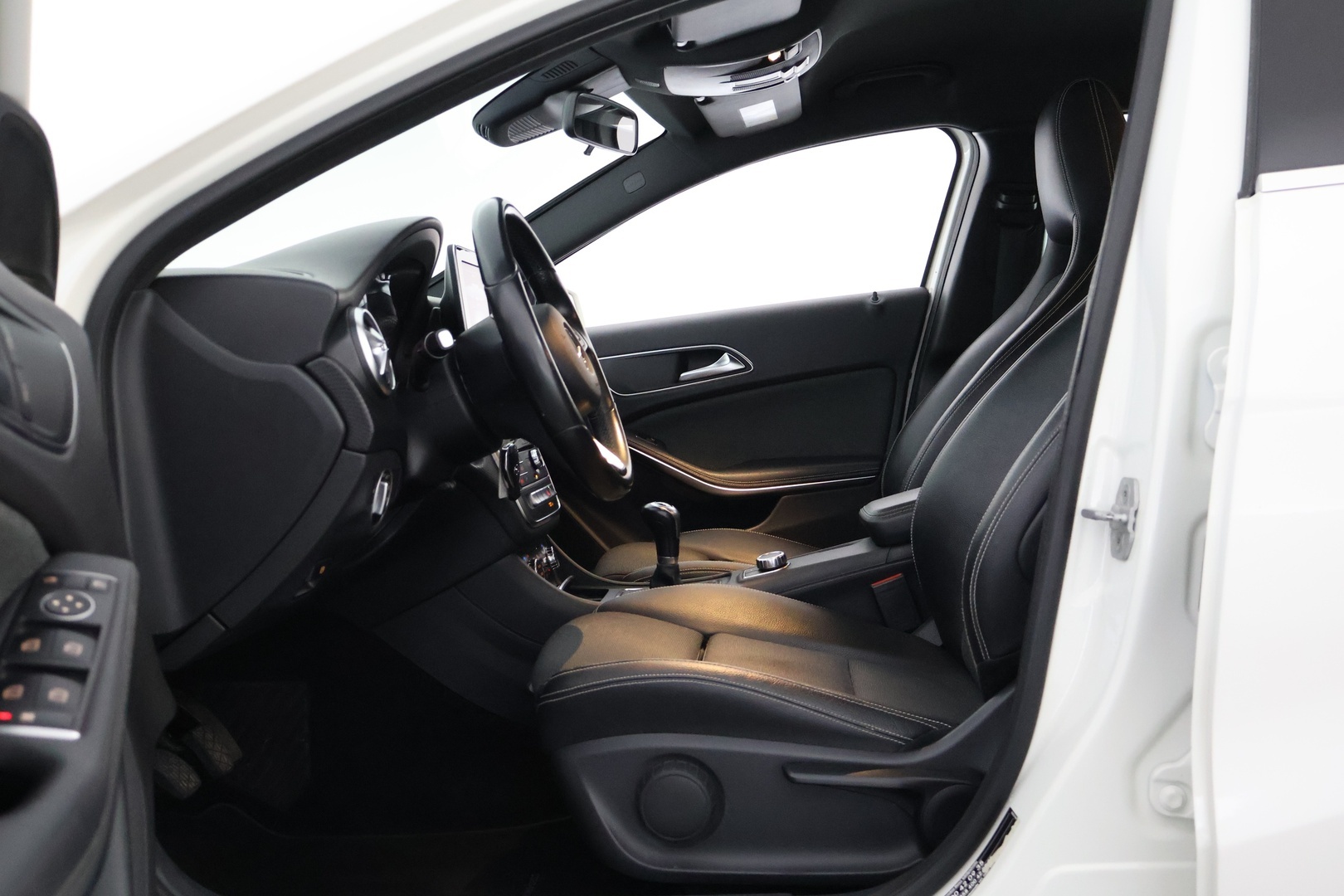 MERCEDES-BENZ A 2016