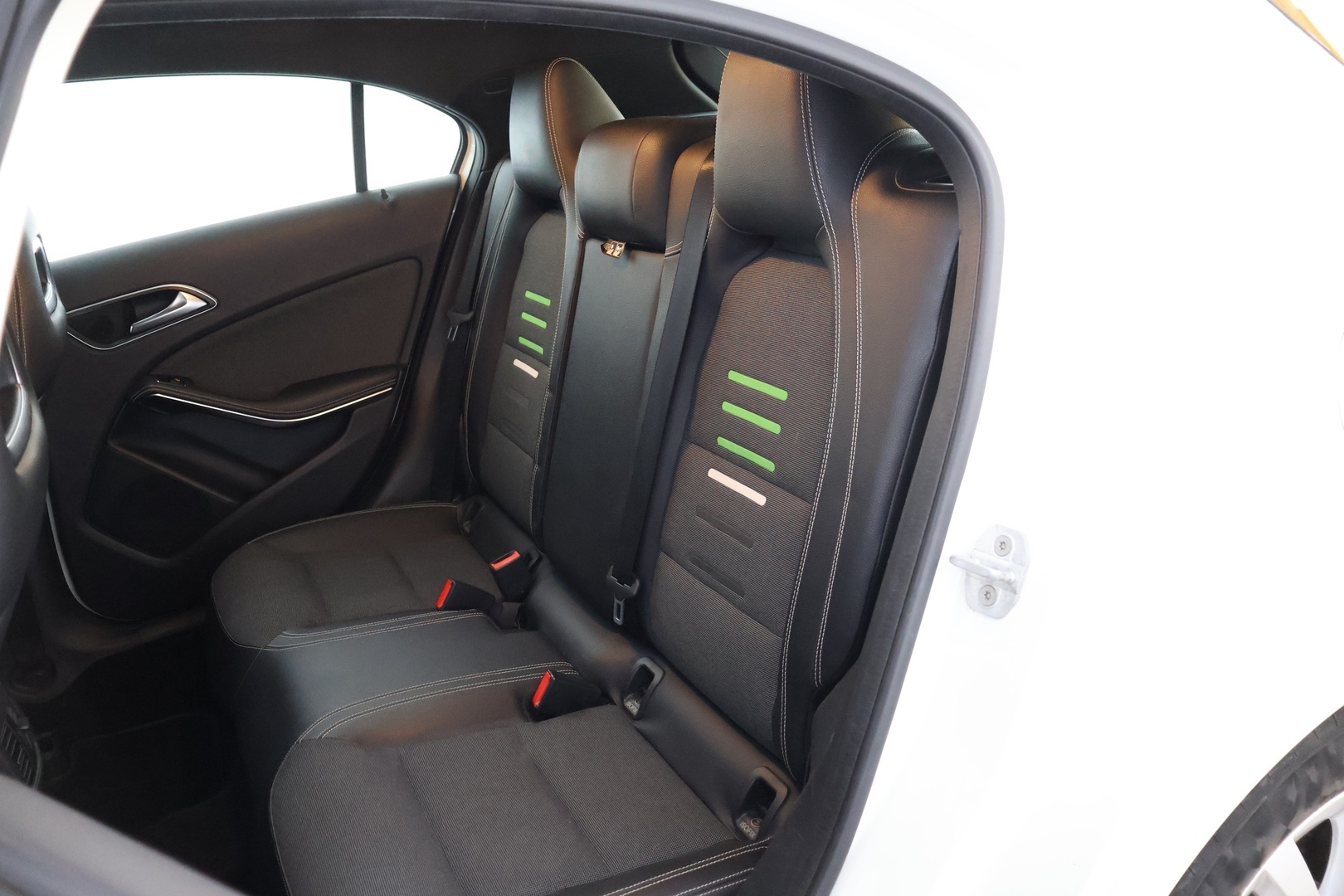 MERCEDES-BENZ A 2016