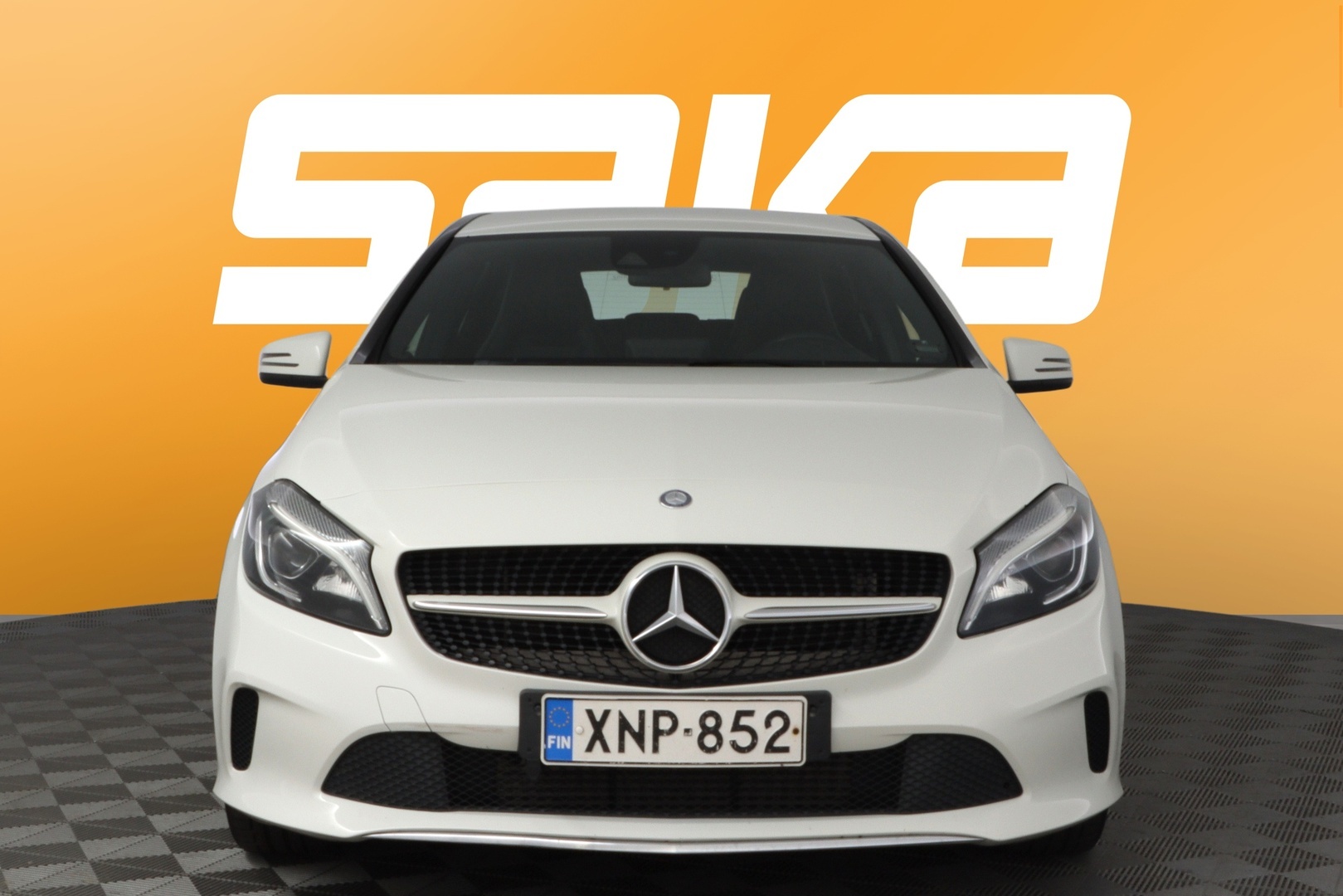 MERCEDES-BENZ A 2016