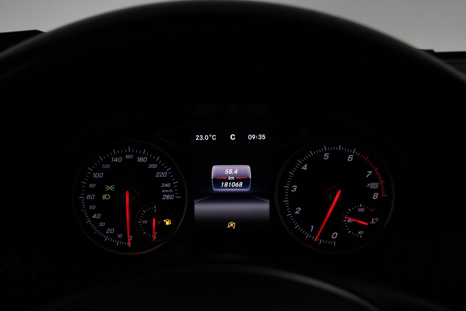 MERCEDES-BENZ A 2016