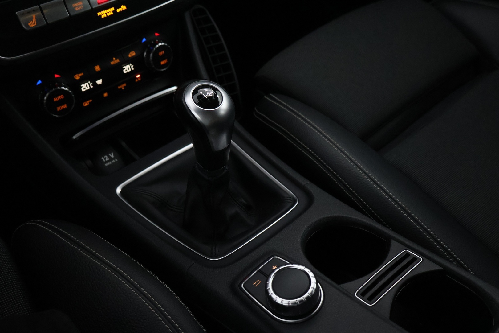 MERCEDES-BENZ A 2016